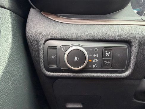 Used 2022 Ford Explorer Limited w/ Equipment Group 301A AWD/4WD image 18