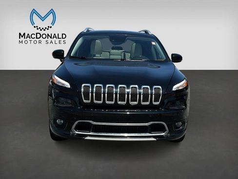 Used 2018 Jeep Cherokee Overland w/ Technology Group FWD image 2