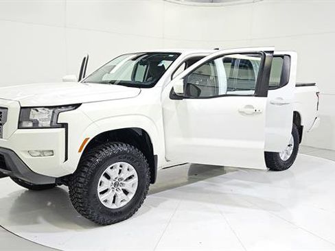 Used 2022 Nissan Frontier SV AWD/4WD image 30