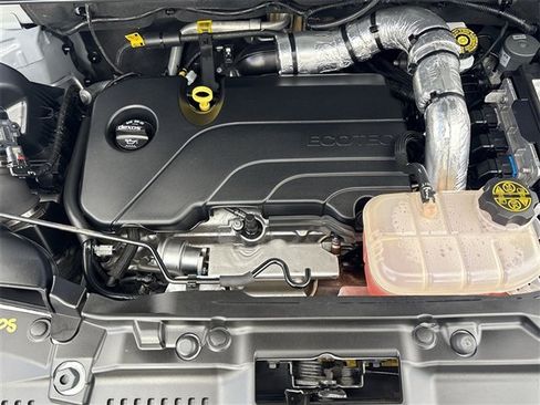 Used 2022 Buick Encore Preferred w/ Safety Package image 28