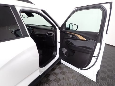 Used 2023 Chevrolet TrailBlazer ACTIV w/ Sun and Liftgate Package image 34