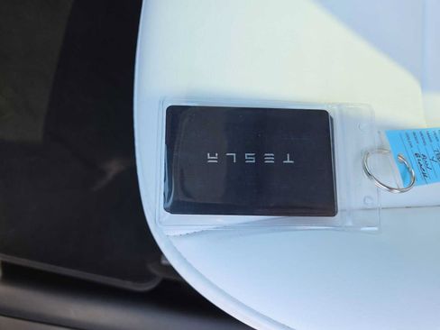 Used 2023 Tesla Model Y Performance AWD/4WD image 28