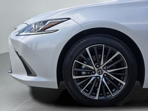 Used 2025 Lexus ES 350 w/ Premium Package FWD image 30