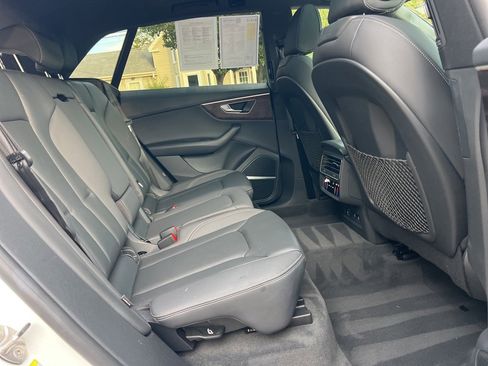 Used 2022 Audi Q8 Premium Plus w/ Premium Plus Package image 25
