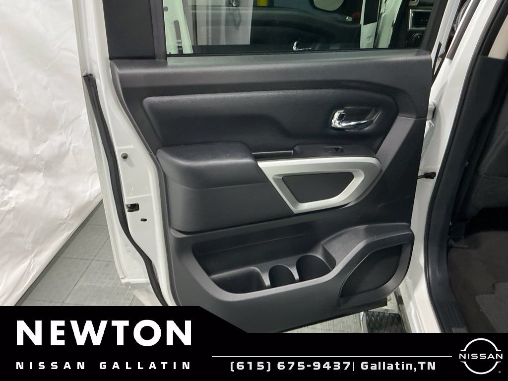 Used 2019 Nissan Titan SV w/ SV Convenience Package RWD image 36
