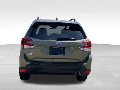 Used 2019 Subaru Forester Premium AWD/4WD image 7