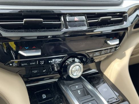 Certified 2026 Acura MDX SH-AWD w/ Technology Package image 18
