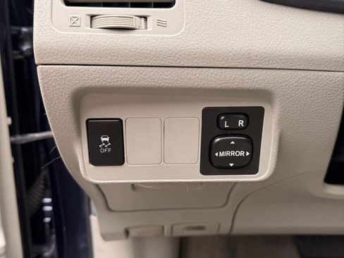 Used 2011 Toyota Corolla LE image 12