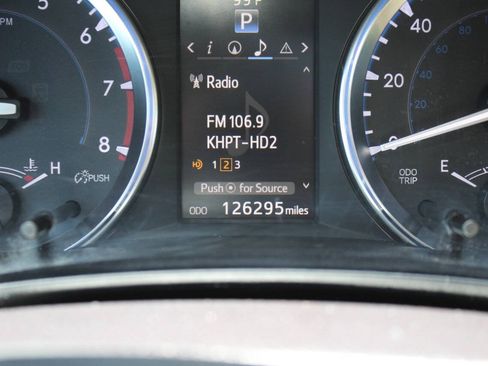 Used 2016 Toyota Highlander Limited FWD image 8