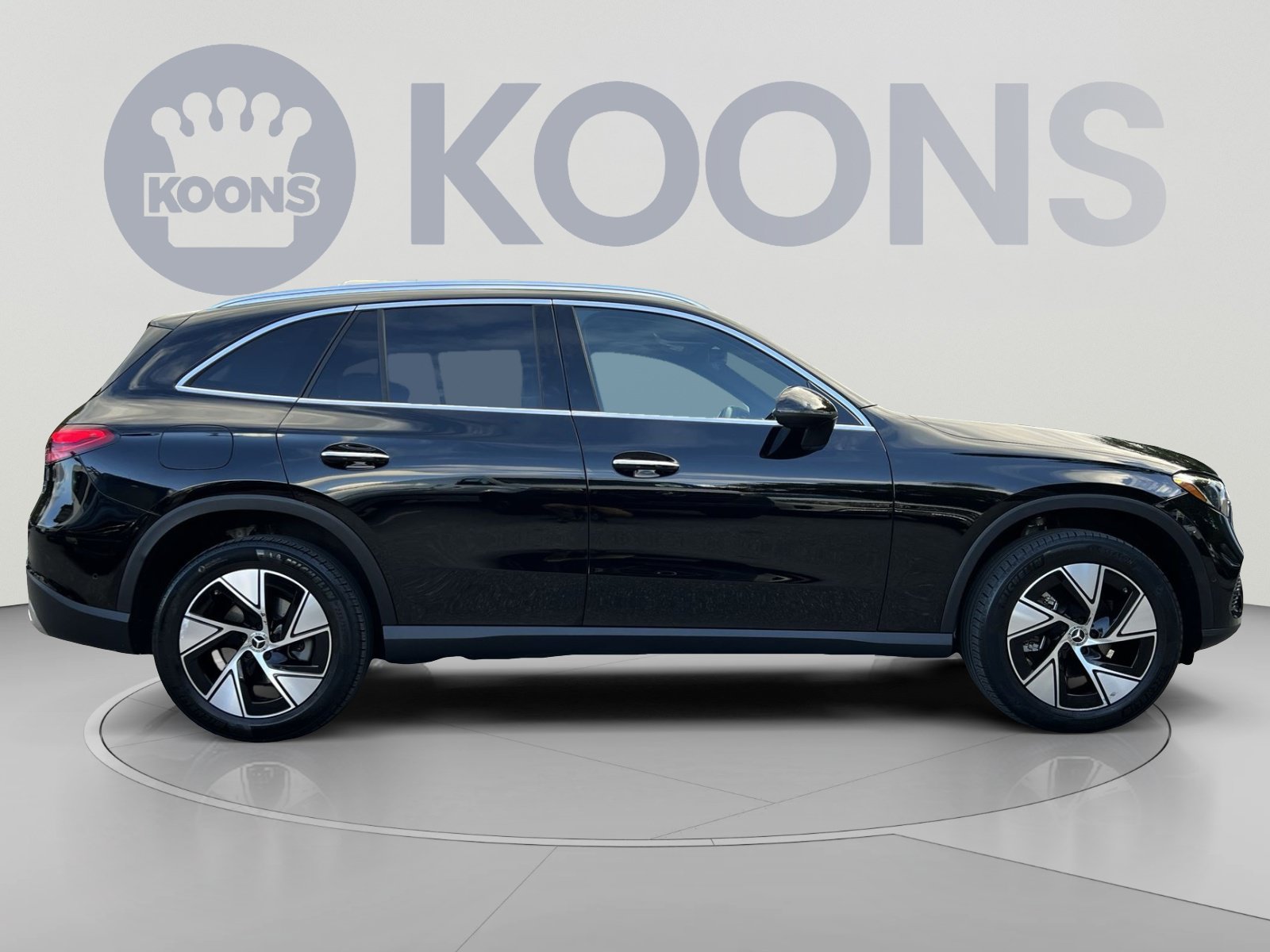 Used 2024 Mercedes-Benz GLC 300 4MATIC image 12