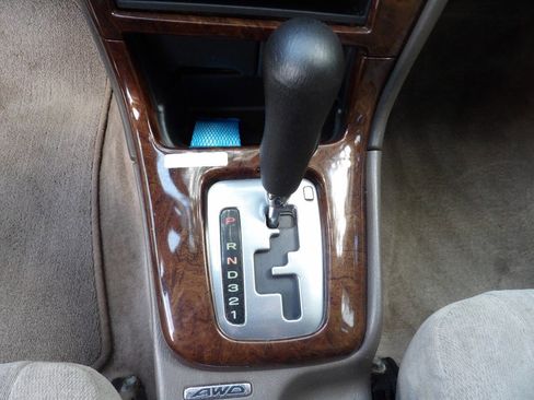 Used 2001 Subaru Outback Wagon image 34