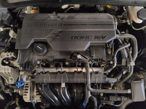 Used 2025 Hyundai Elantra SEL FWD image 30