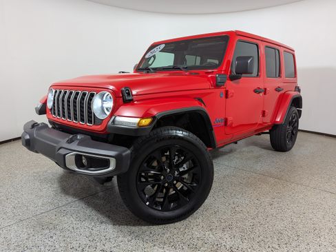 Used 2025 Jeep Wrangler Unlimited Sahara w/ Safety Group AWD/4WD image 19