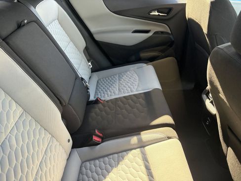 Certified 2021 Chevrolet Equinox LS w/ LS Convenience Package FWD image 10