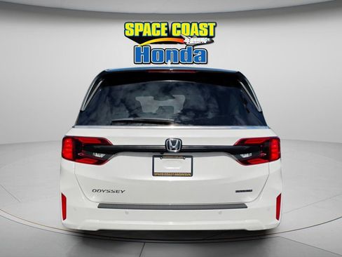 New 2026 Honda Odyssey Touring image 8