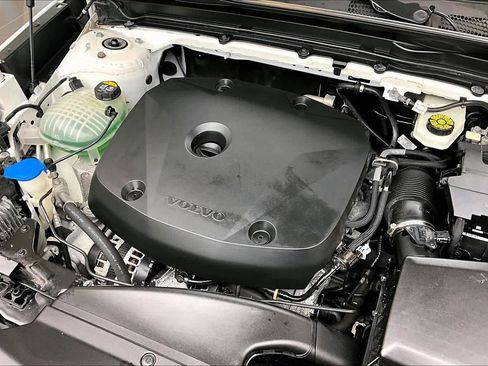 Used 2019 Volvo XC40 T5 R-Design image 31