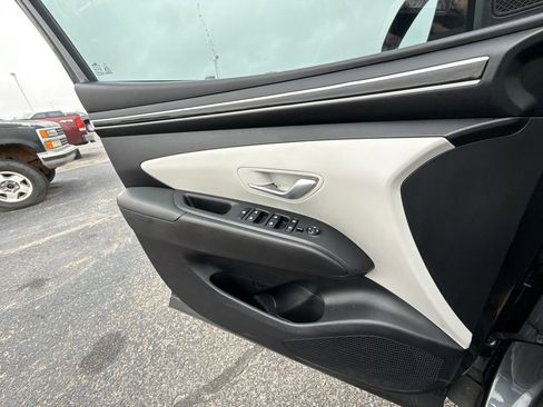 Used 2023 Hyundai Tucson SE image 29