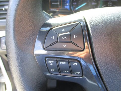 Used 2018 Ford Explorer XLT w/ Equipment Group 202A image 16