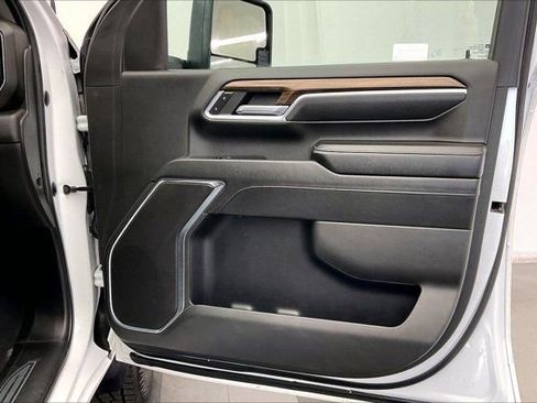 Used 2024 Chevrolet Silverado 2500 LT image 26