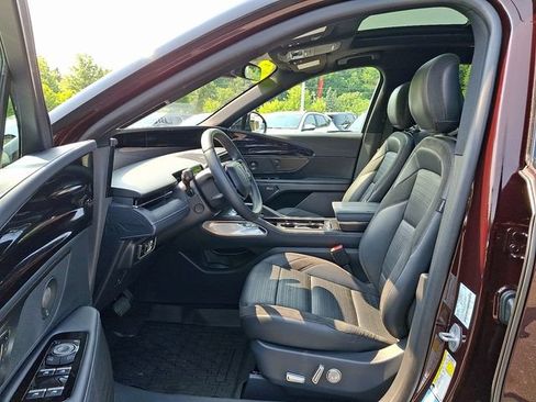 Used 2025 Lincoln Nautilus Reserve w/ Jet Appearance Package AWD/4WD image 13