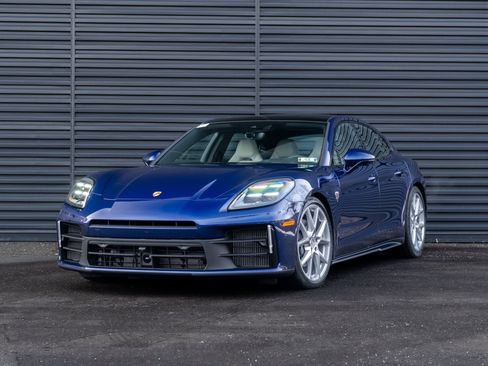 New 2026 Porsche Panamera 4 AWD/4WD image 1