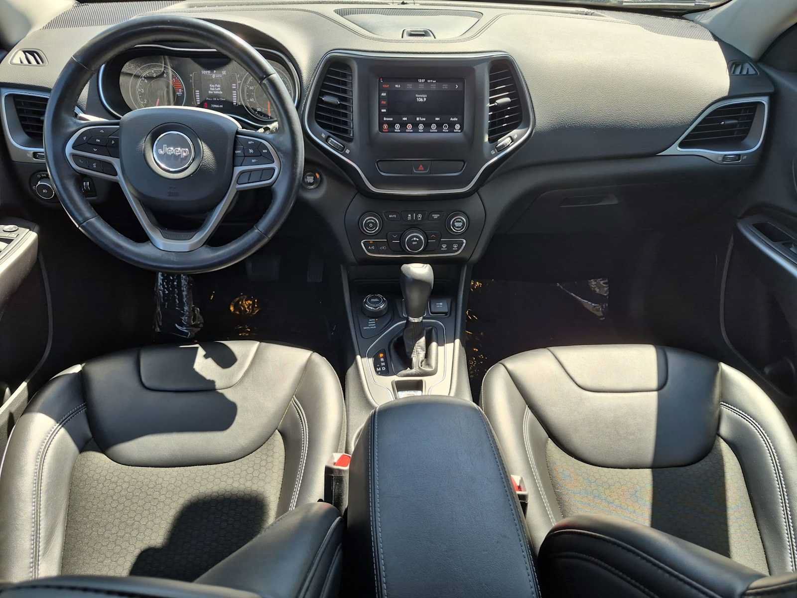 Used 2019 Jeep Cherokee Latitude Plus w/ Cold Weather Group AWD/4WD image 15