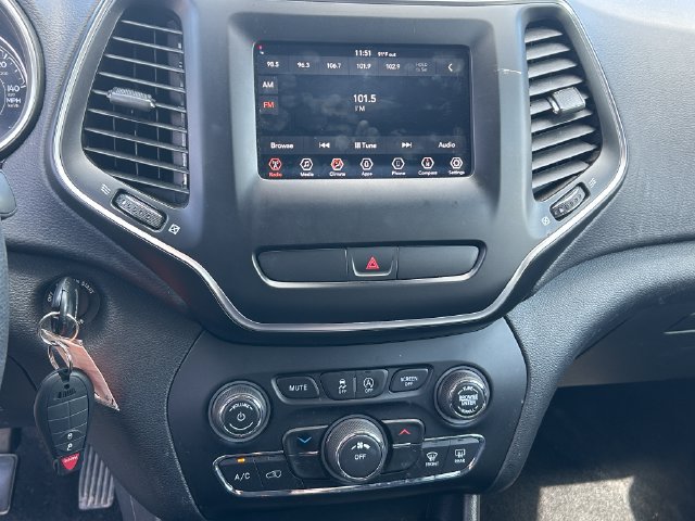 Used 2019 Jeep Cherokee Latitude w/ Popular Appearance Group AWD/4WD image 14