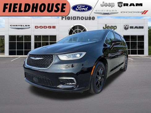 Used 2024 Chrysler Pacifica Touring-L FWD image 1