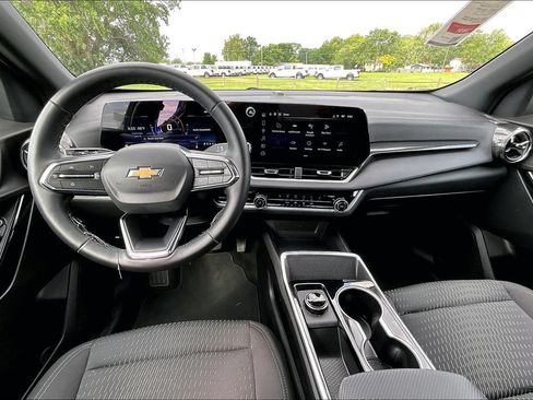 Used 2026 Chevrolet Equinox LT FWD image 13
