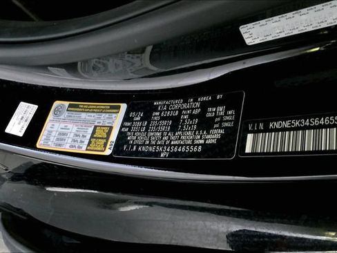 Used 2025 Kia Carnival SX w/ SX Dark Edition Package FWD image 13