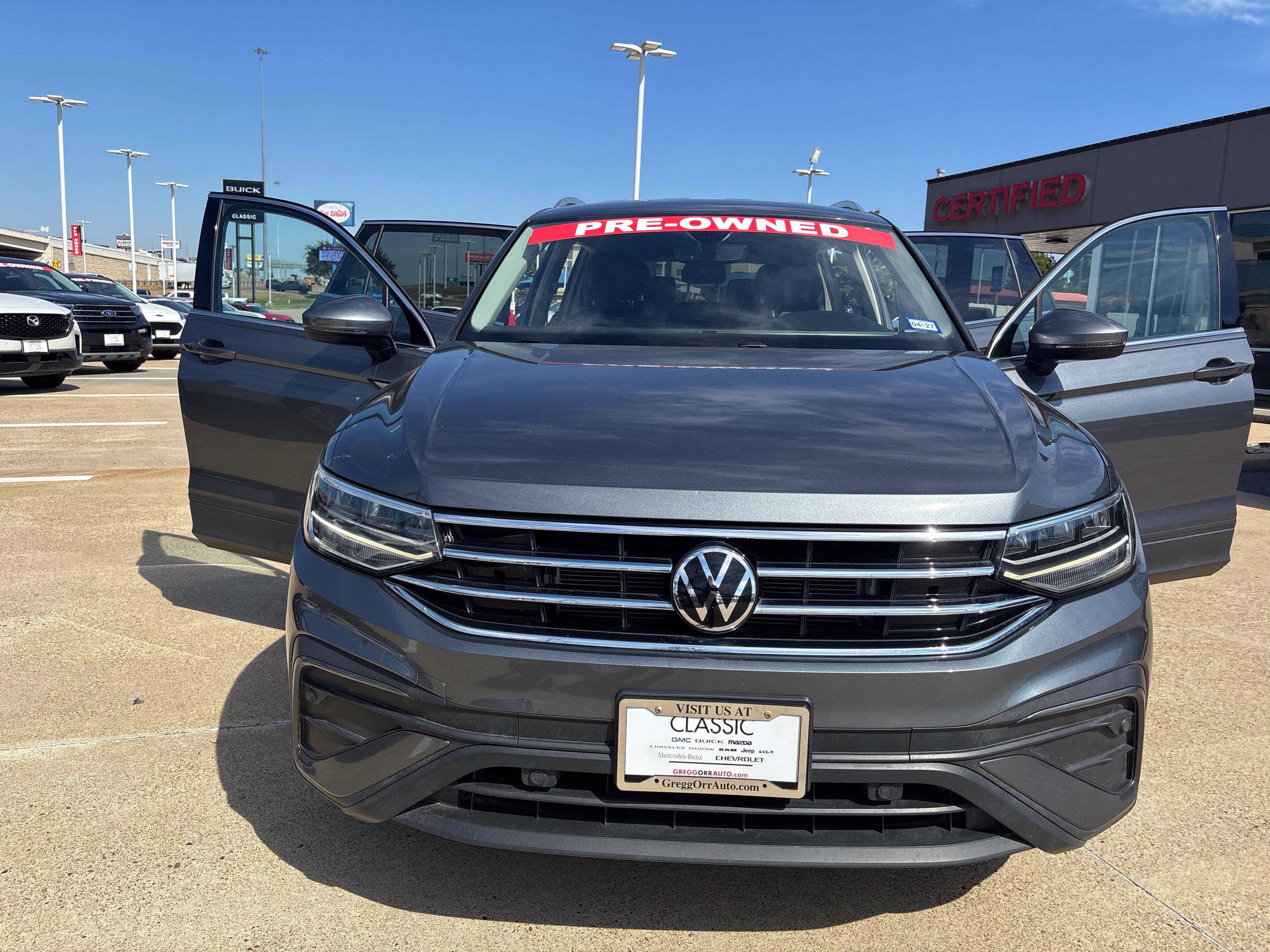 Used 2023 Volkswagen Tiguan SE FWD image 19