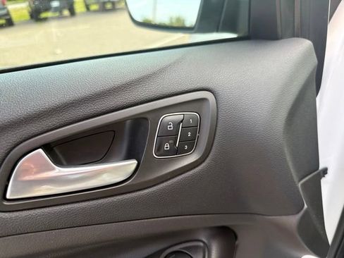 Used 2018 Ford Escape Titanium w/ Ford Safe & Smart Package AWD/4WD image 12