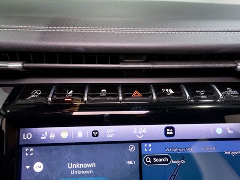 Used 2022 Jeep Grand Cherokee Overland RWD image 18