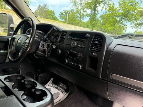 Used 2011 GMC Sierra 2500 SLE w/ SLE Preferred Package AWD/4WD image 20