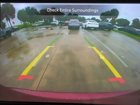 Used 2021 Chrysler Pacifica Touring w/ S Appearance Package FWD image 15