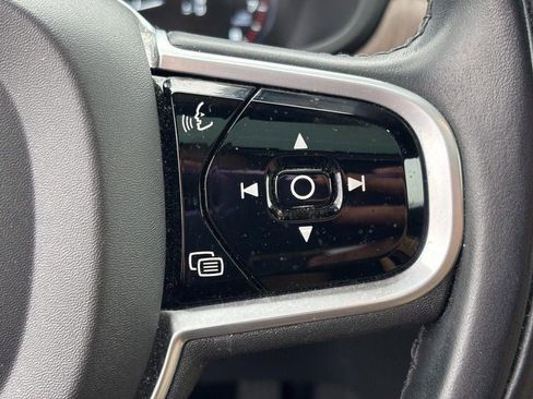 Used 2021 Volvo V90 T6 Cross Country image 18