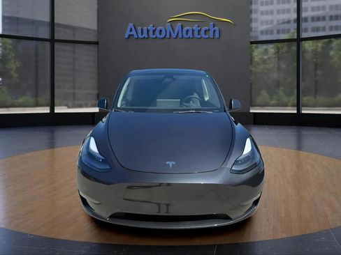 Used 2024 Tesla Model Y Long Range RWD image 2