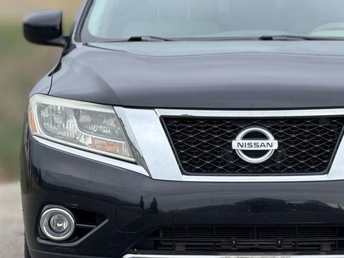 Used 2015 Nissan Pathfinder SV image 11