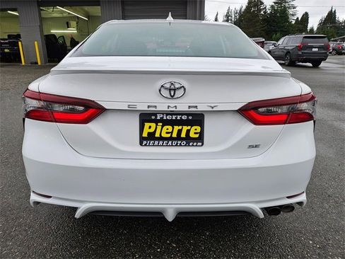 Used 2023 Toyota Camry SE image 4