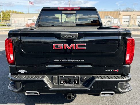 Used 2025 GMC Sierra 1500 AT4 w/ AT4 Premium Package image 12