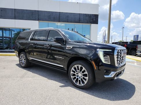 New 2026 GMC Yukon XL Denali w/ Denali Reserve Package RWD image 2