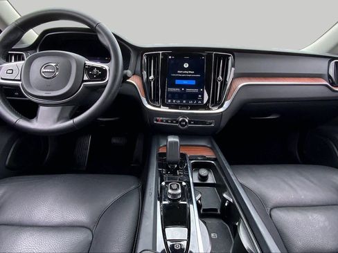 Used 2025 Volvo S60 B5 Plus FWD image 15