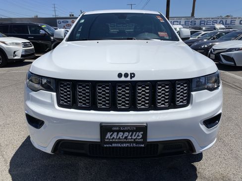 Used 2017 Jeep Grand Cherokee Altitude AWD/4WD image 3