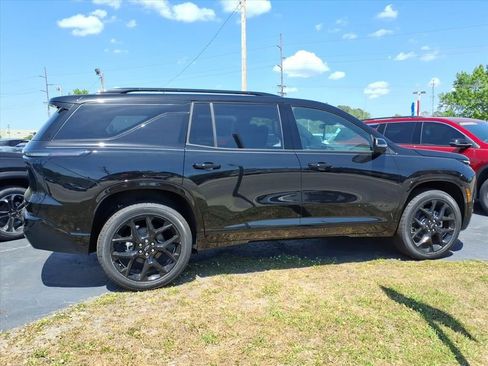 New 2026 Chevrolet Traverse RS FWD image 2