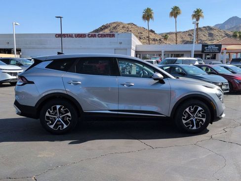 Used 2024 Kia Sportage EX FWD image 5
