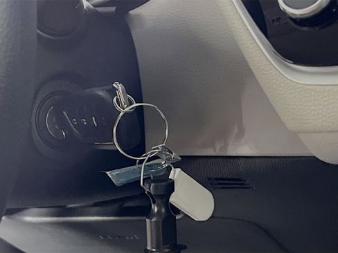 Used 2025 Toyota Corolla LE image 23