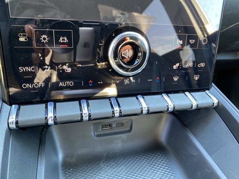 New 2026 GMC Terrain Elevation w/ Elevation Premium Package AWD/4WD image 11