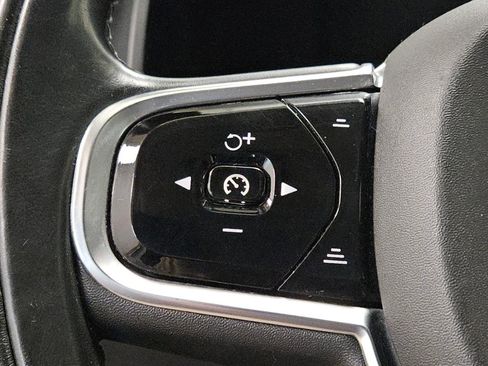 Used 2017 Volvo S90 T6 Momentum w/ Climate Package image 17