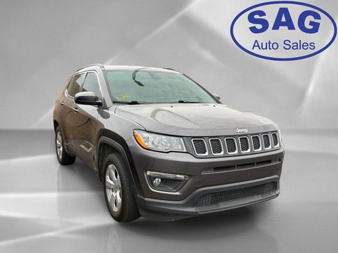 Used 2021 Jeep Compass Latitude FWD image 2