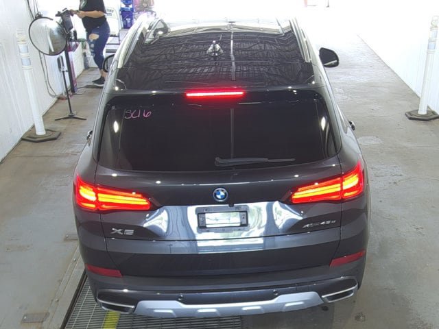 Used 2022 BMW X5 xDrive45e w/ Luxury Seating Package AWD/4WD image 3